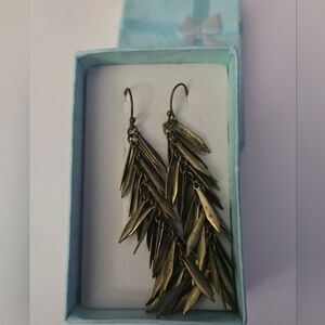 Vintage Cluster Feather Drop Gold Tone Dangle Fringe Earrings
